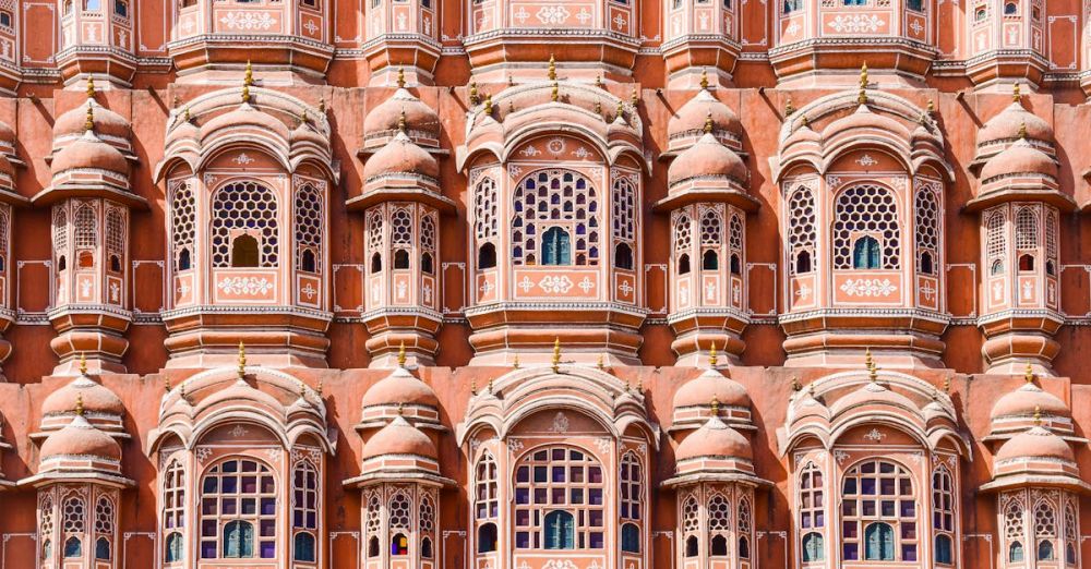 Haka - Facade of the Hawa Mahal Palace in Jaipur, India